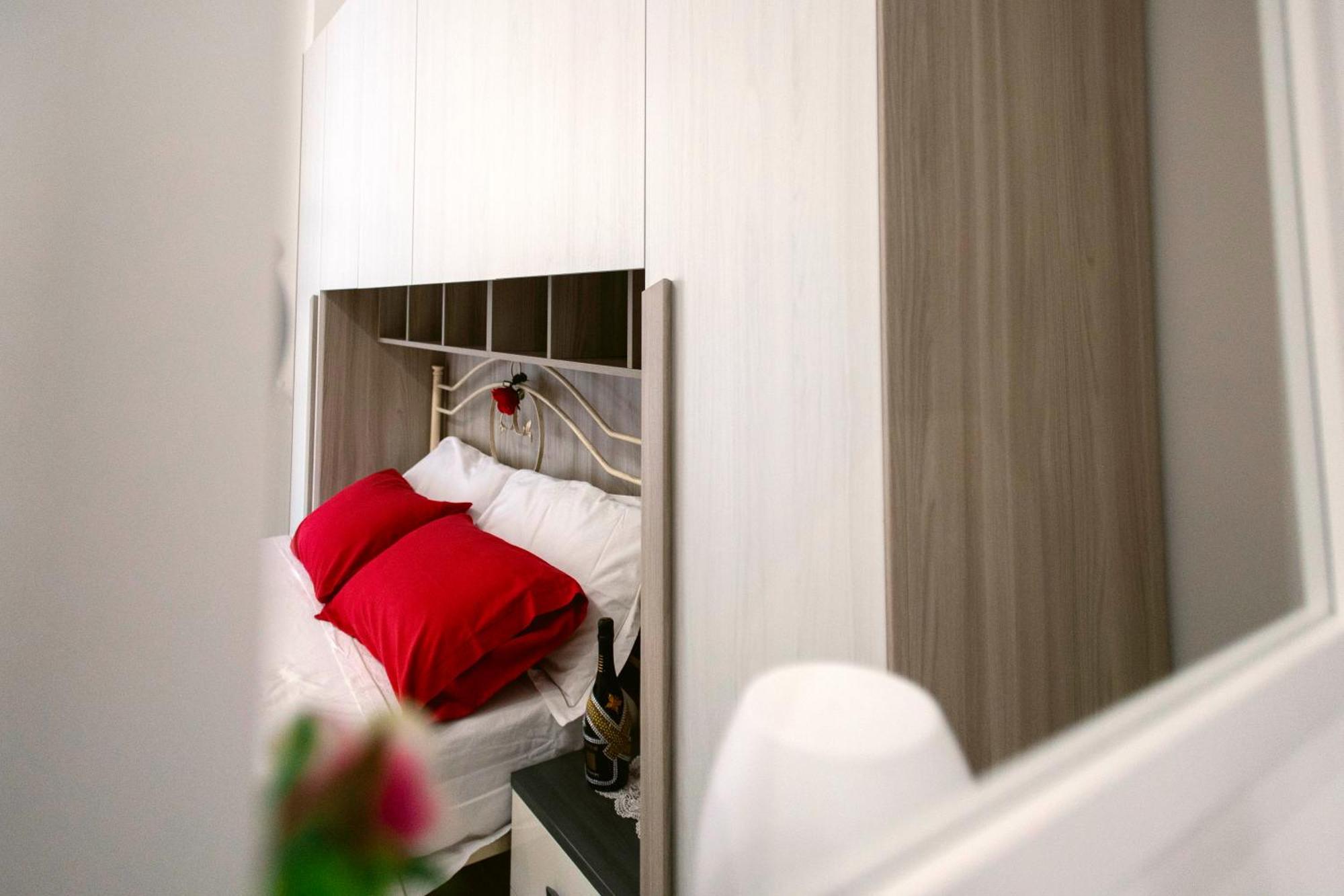 Flower'S House 24 - Central Apartment - Мольфетта Екстер'єр фото